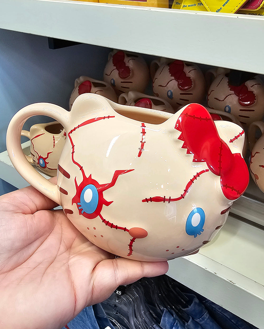 Universal Hello Kitty Chucky Tasa
