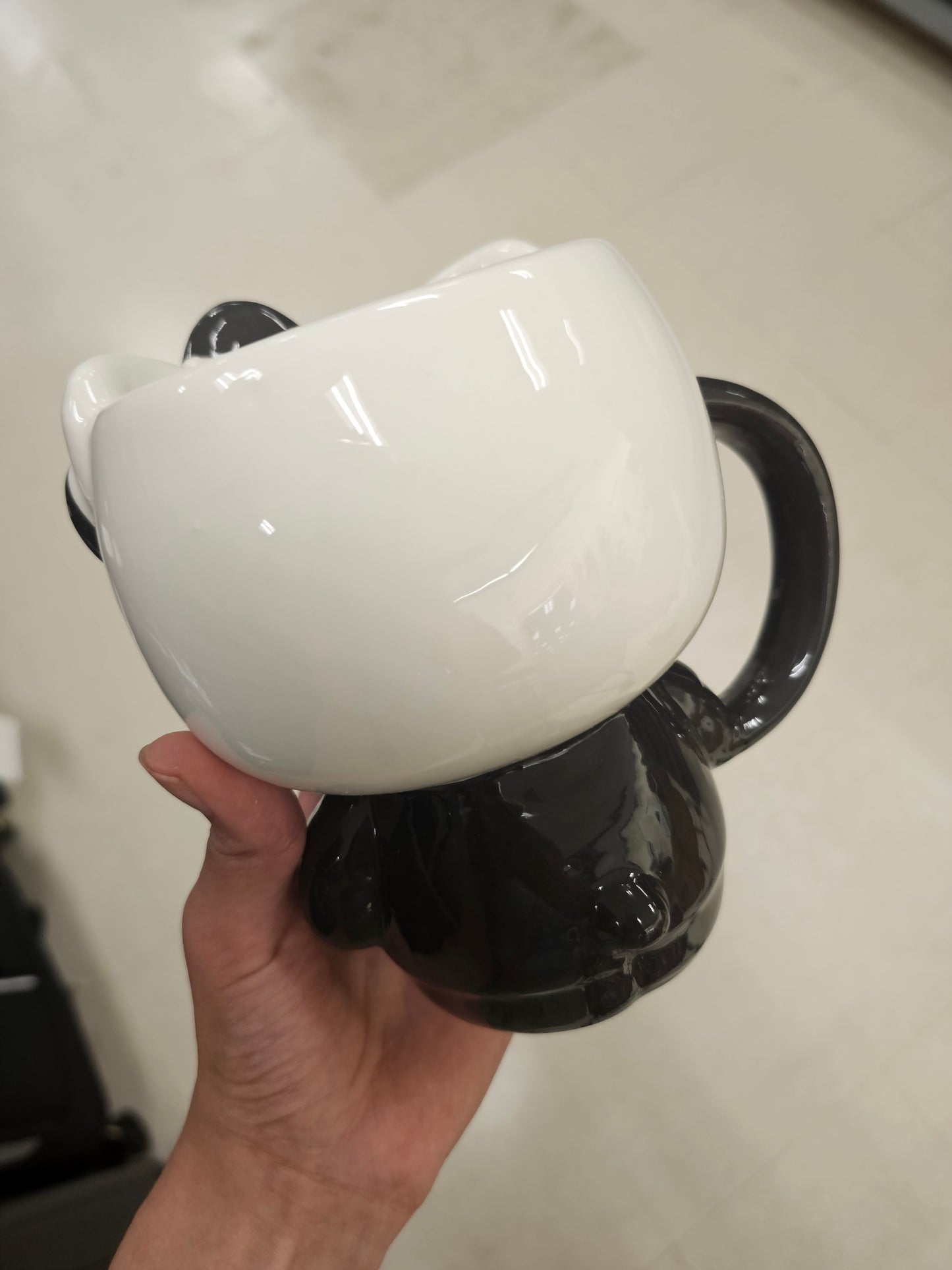 Hello Kitty Tasa Halloween Esqueleto