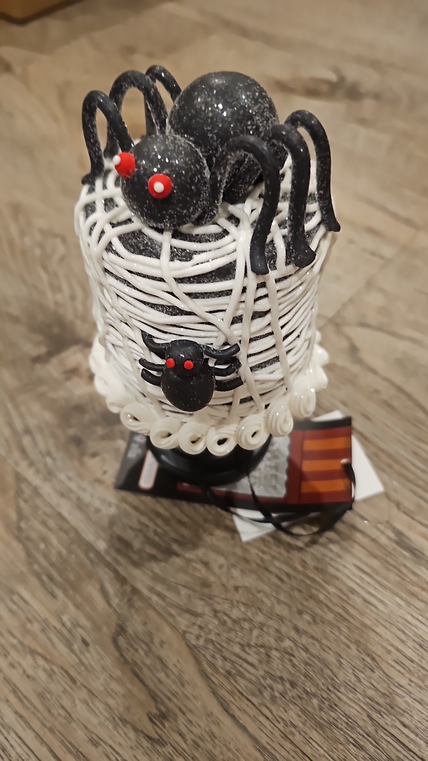 0708 Ari H - Araña pastel Halloween