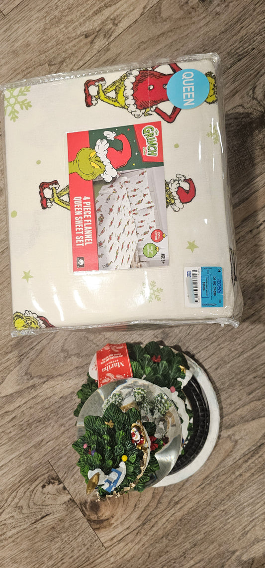 Anticipo- Sabanas franela Grinch + esfera navidad + platos de navidad + saleros + jabonera