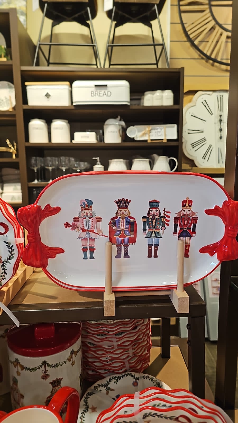 Anticipo- Sabanas franela Grinch + esfera navidad + platos de navidad + saleros + jabonera